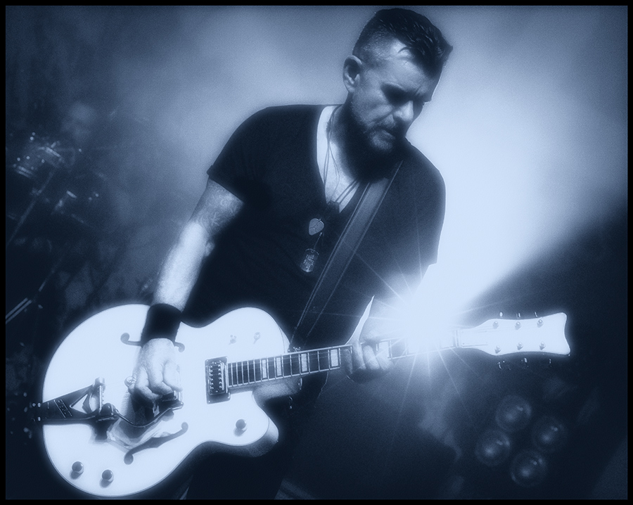 Billy-Duffy-in-Blue